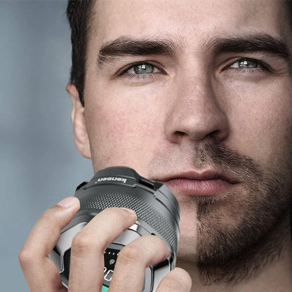 Homme rase barbe, barbe rasé à moitié